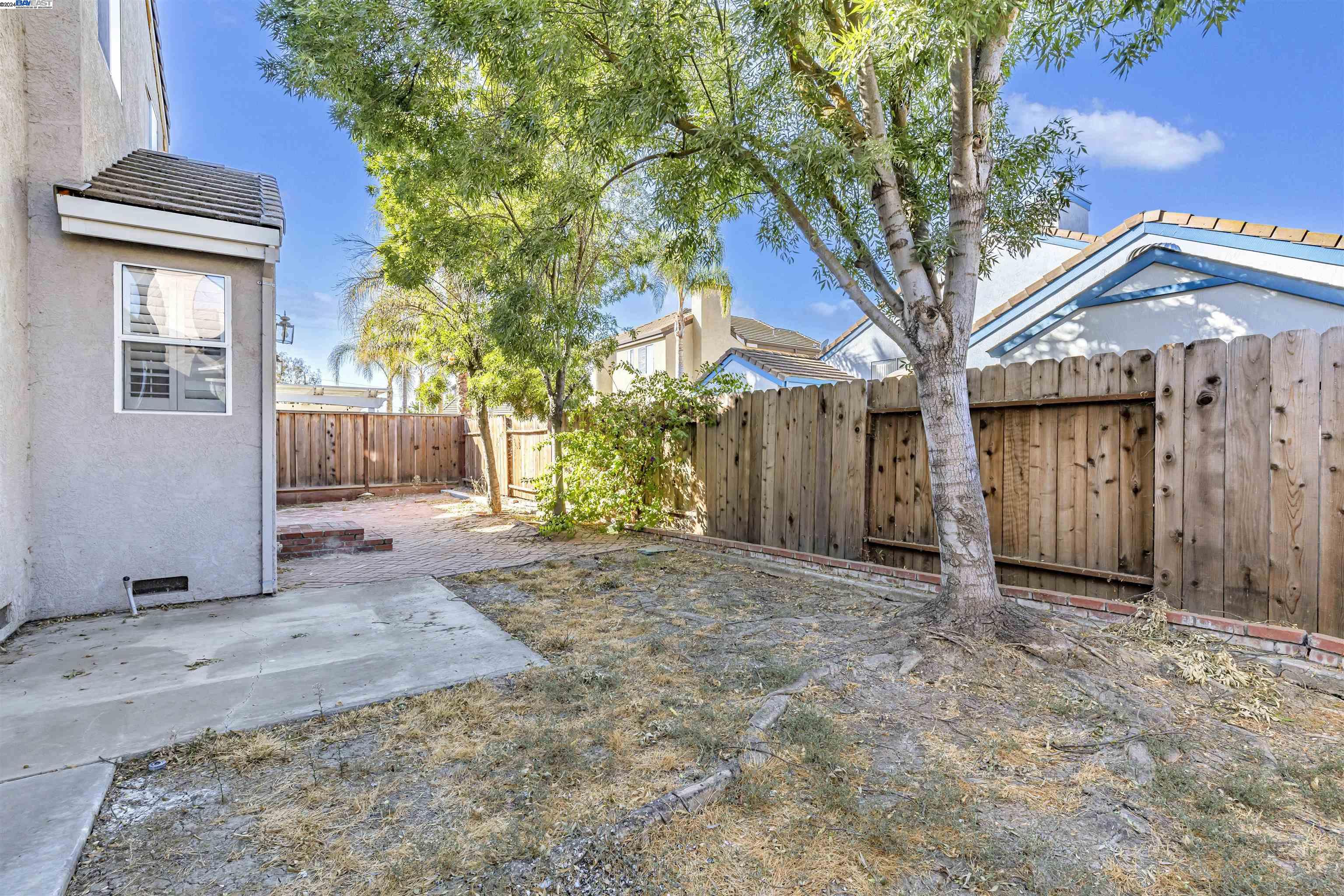 2476 Santa Barbara Ct