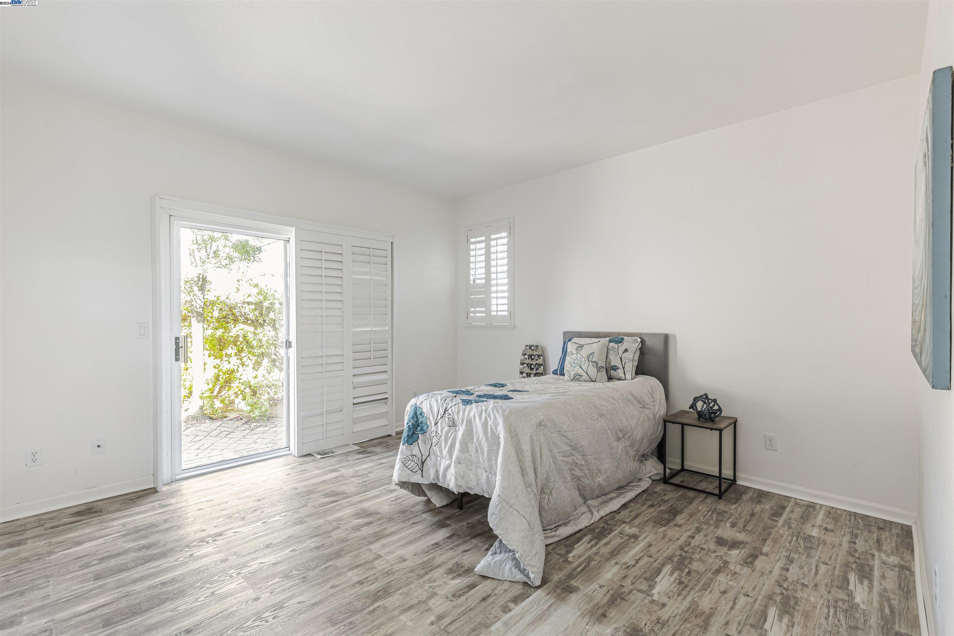 2476 Santa Barbara Ct