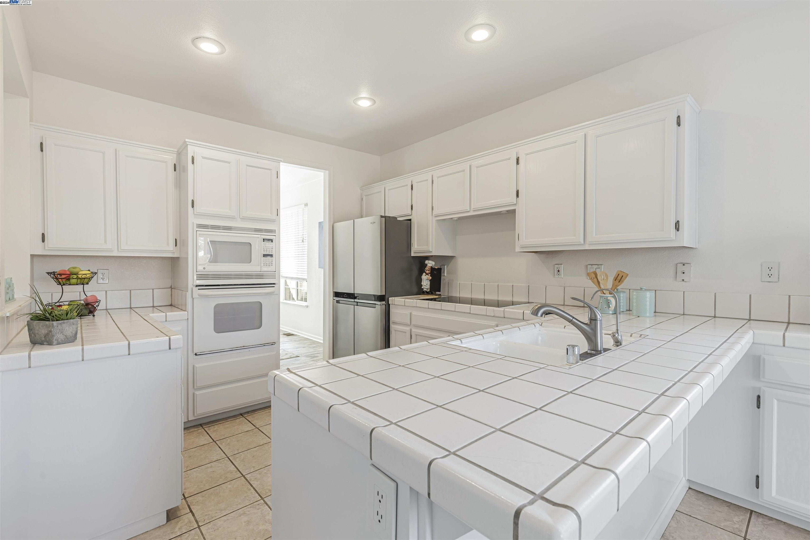 2476 Santa Barbara Ct