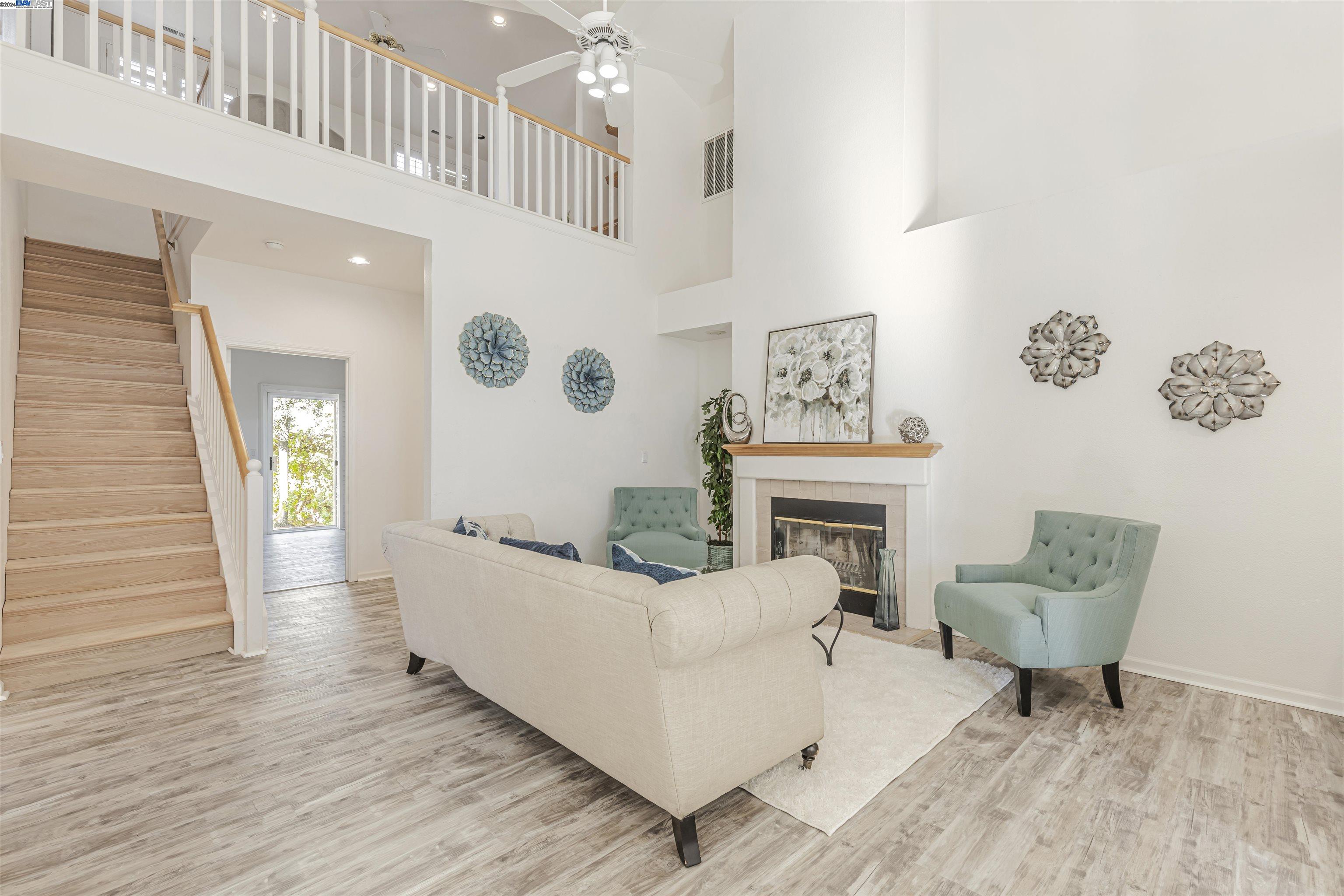 2476 Santa Barbara Ct