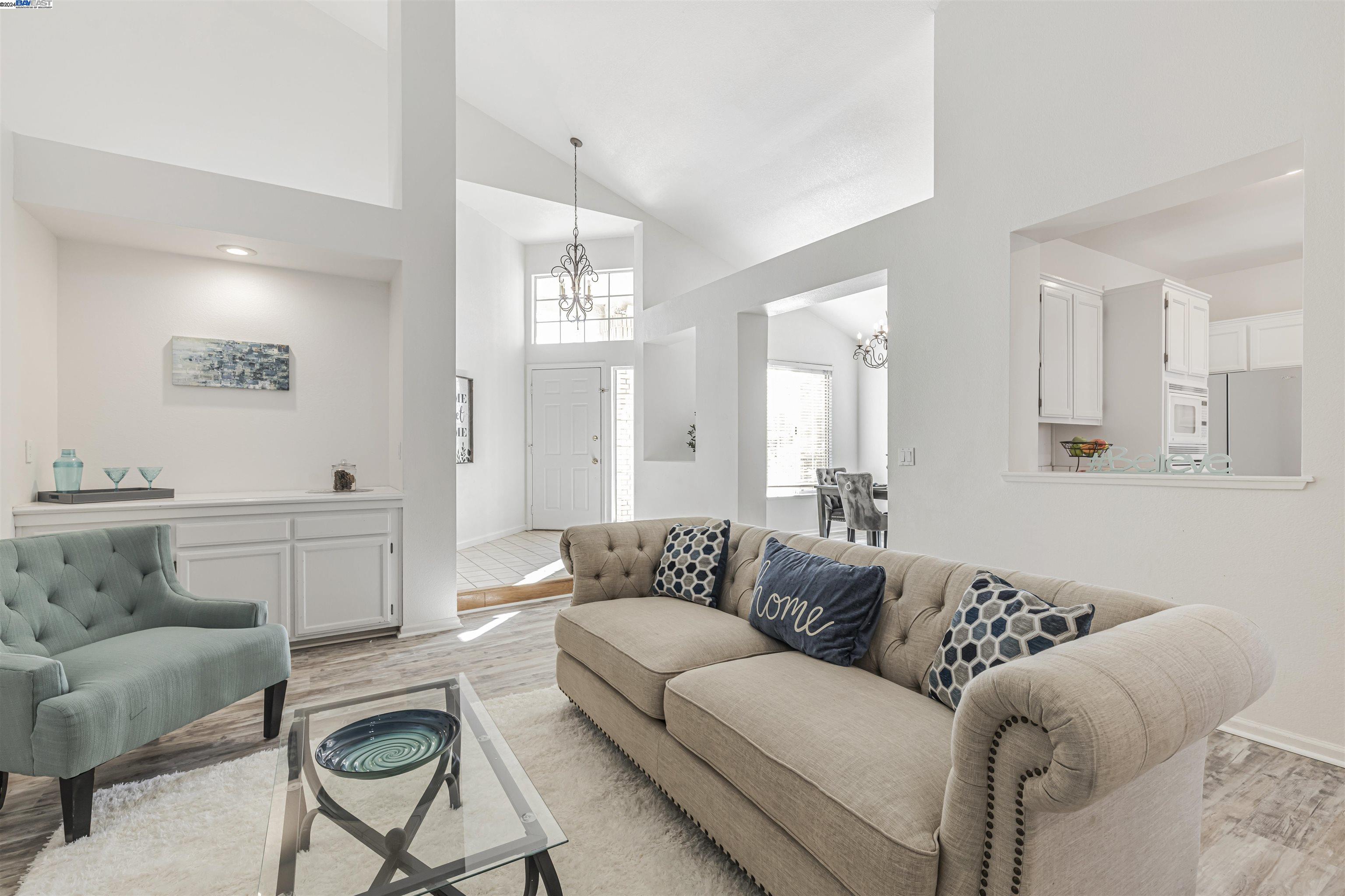 2476 Santa Barbara Ct