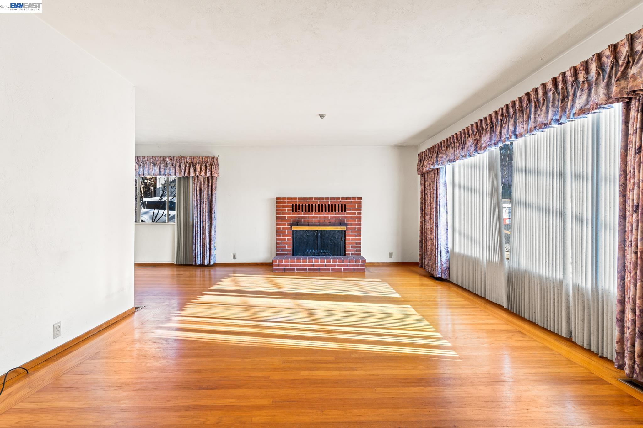 1591 159Th Ave