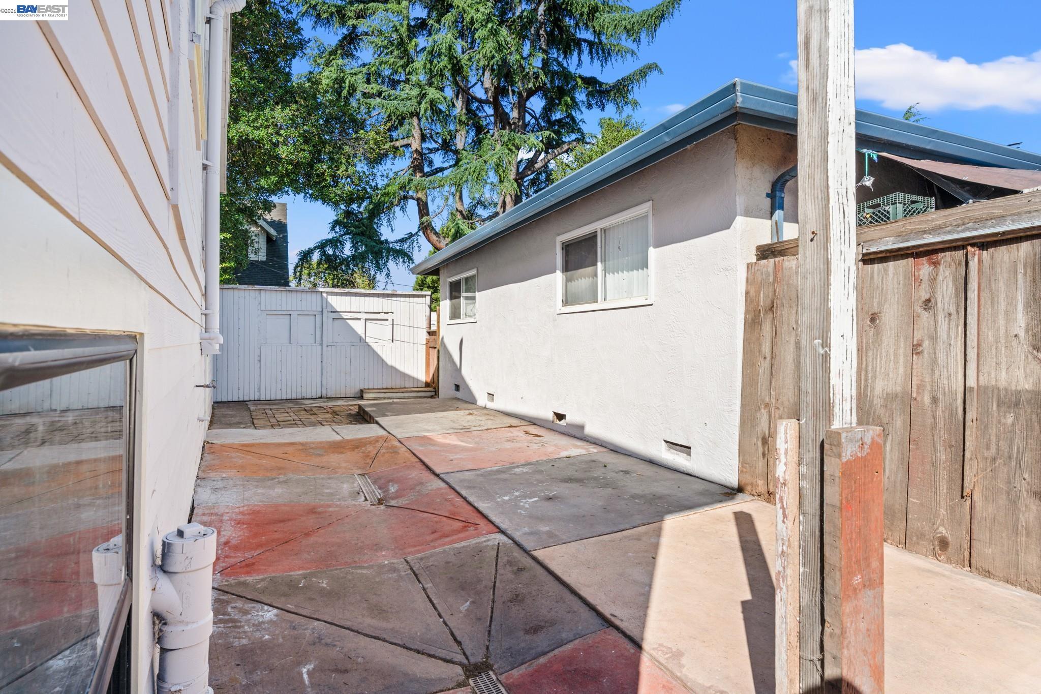 1251 Bellina St