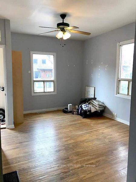 327 Howland Avenue Main