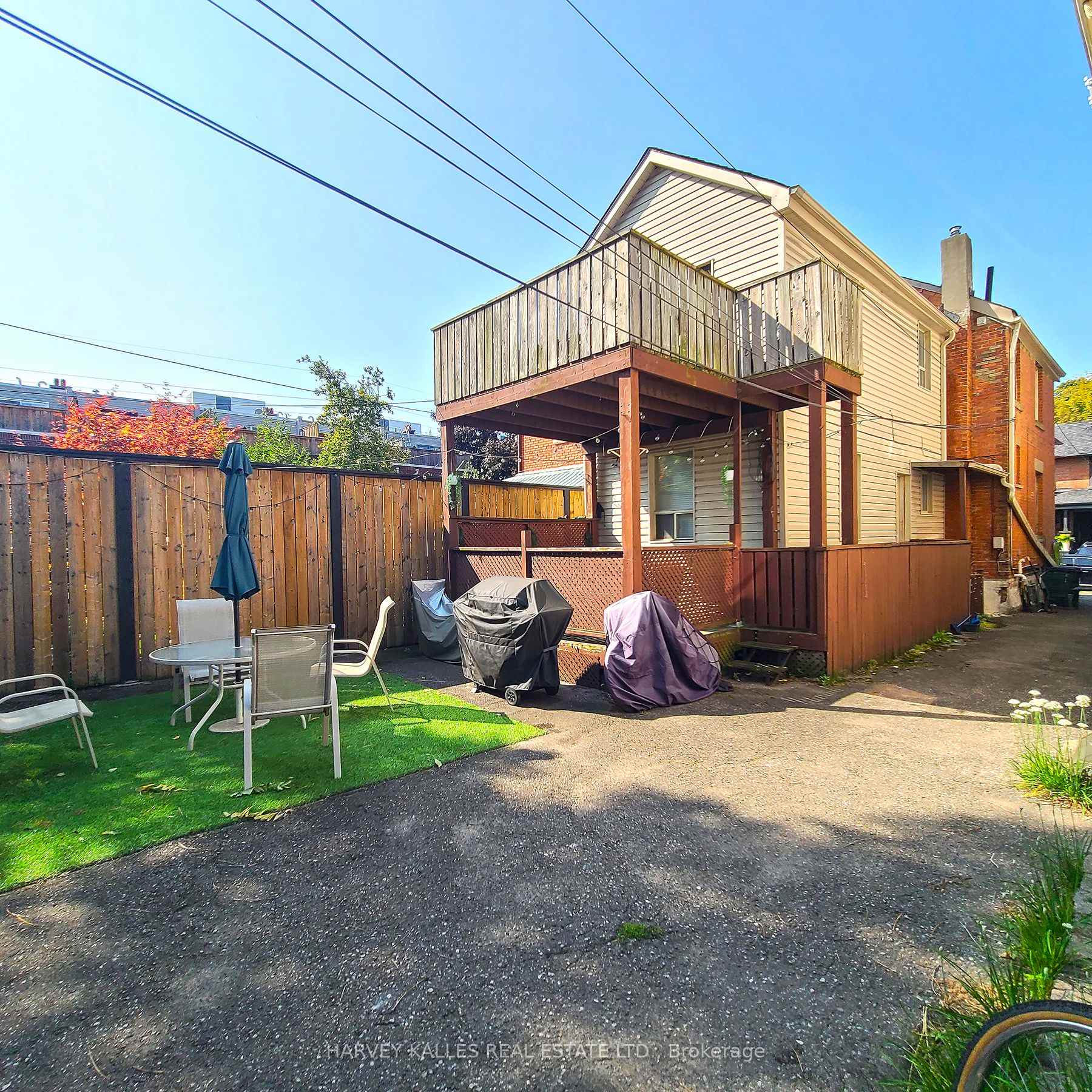 327 Howland Avenue Main