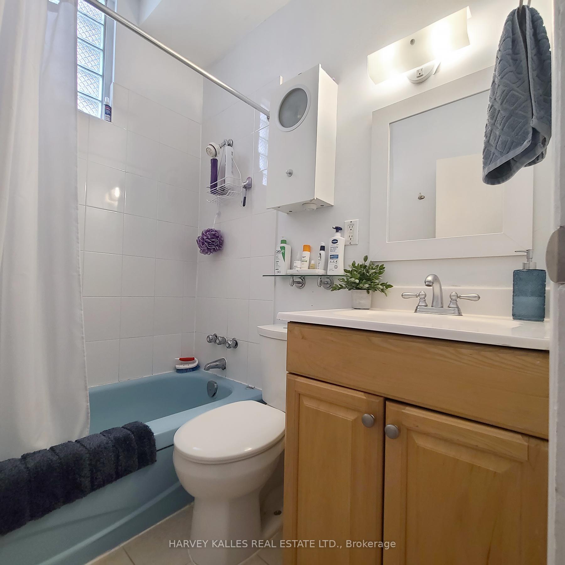 327 Howland Avenue Main