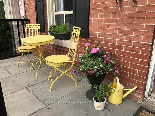 327 Howland Avenue Main