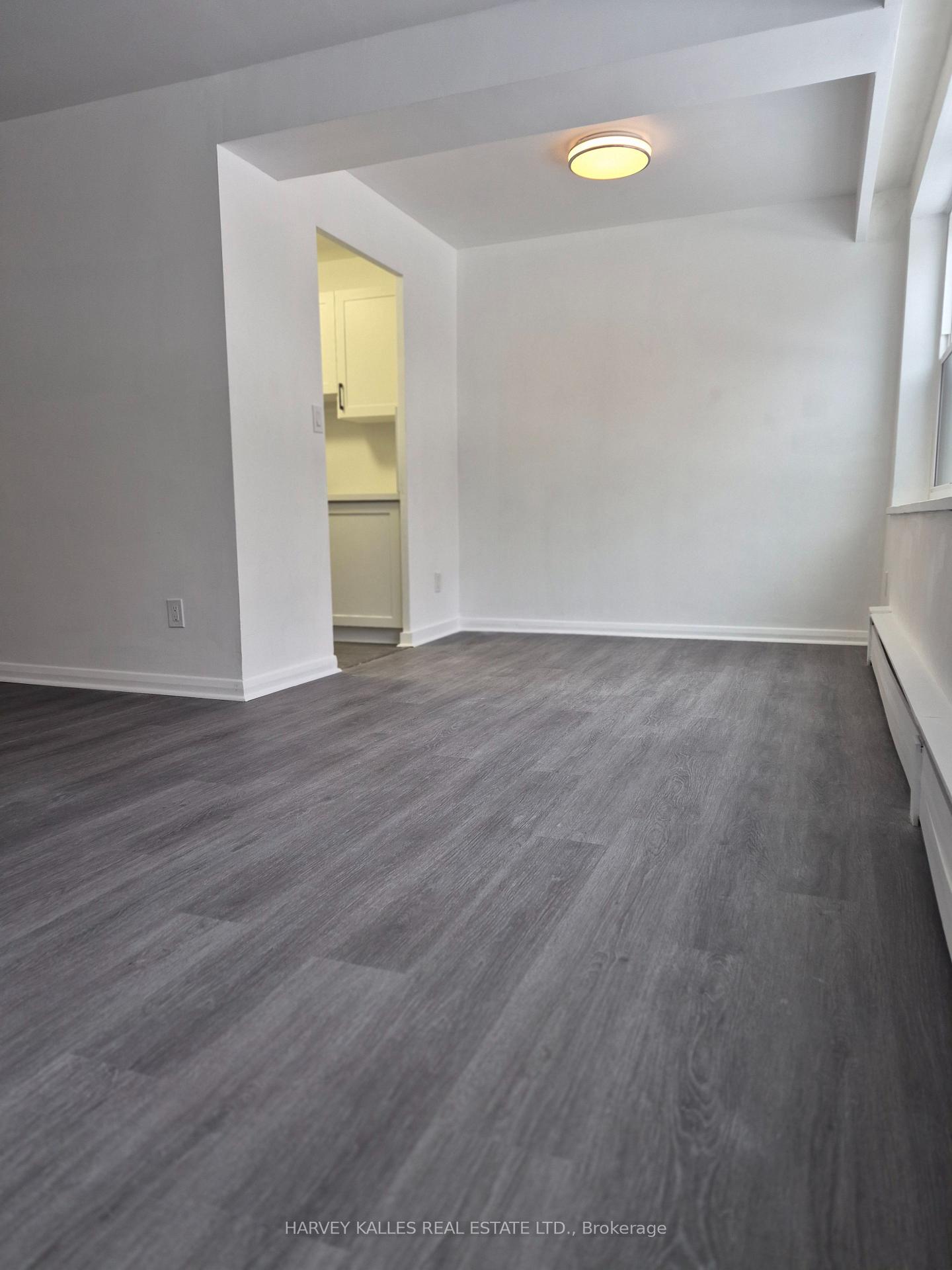 125 Shelborne Avenue 102