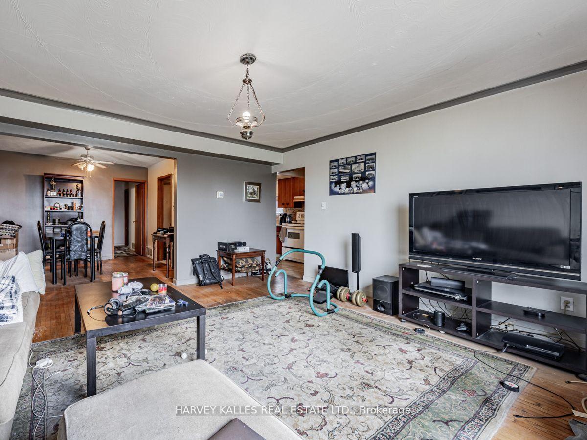 561-563 Danforth Road