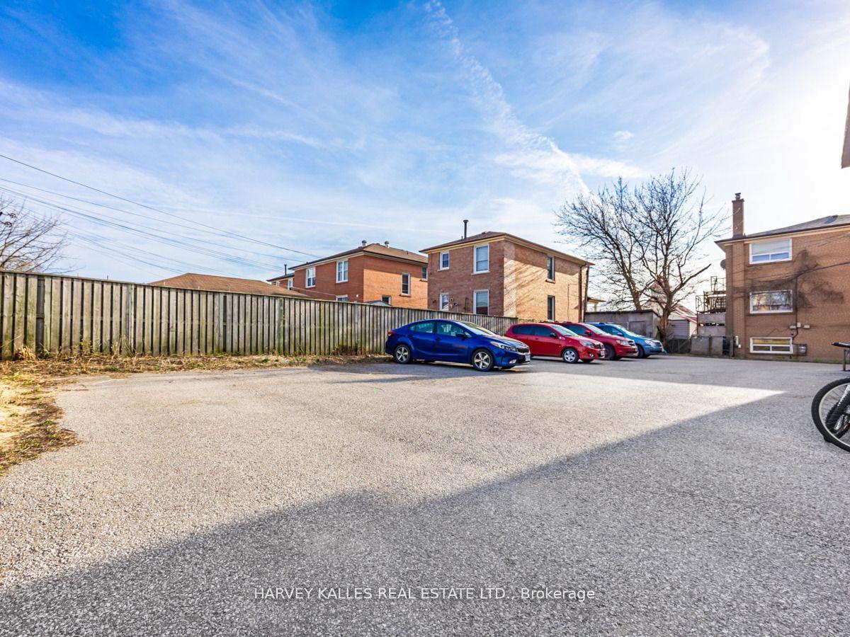 561-563 Danforth Road