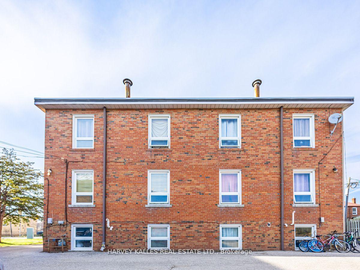 561-563 Danforth Road