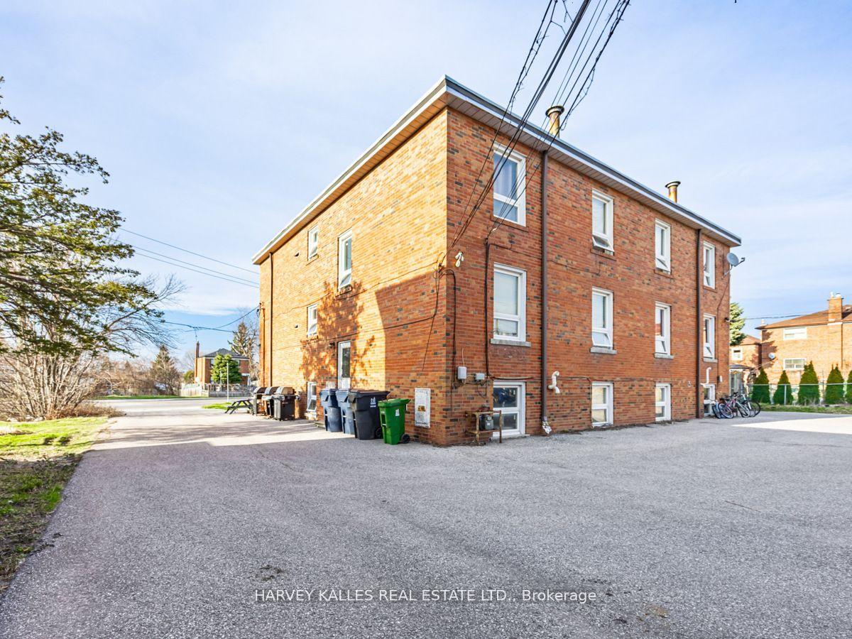 561-563 Danforth Road