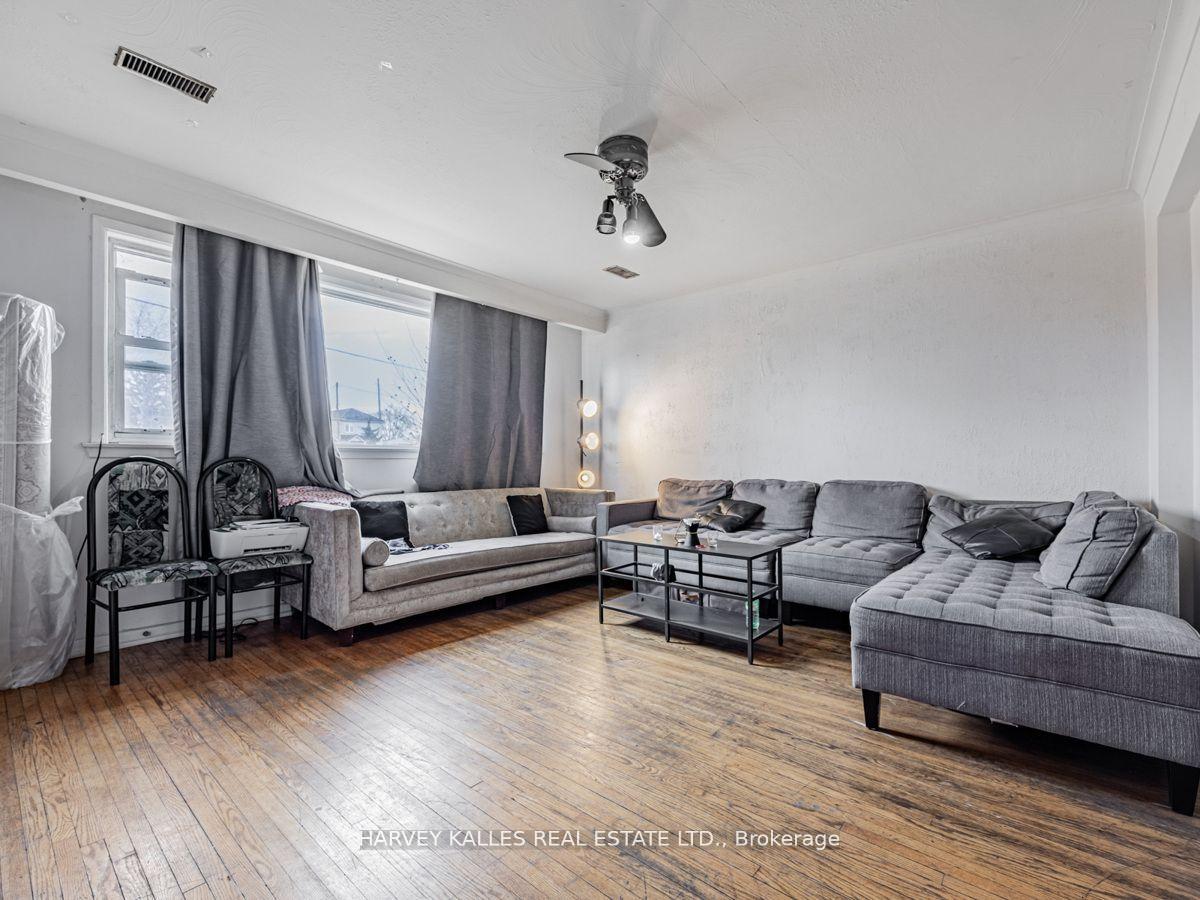 561-563 Danforth Road