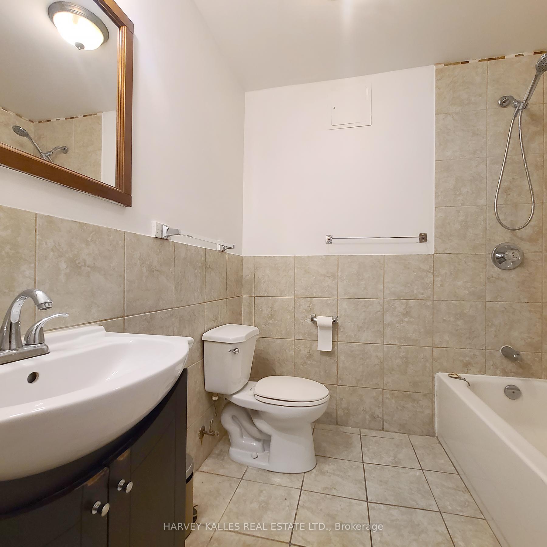 80 Blackfriar Avenue 109