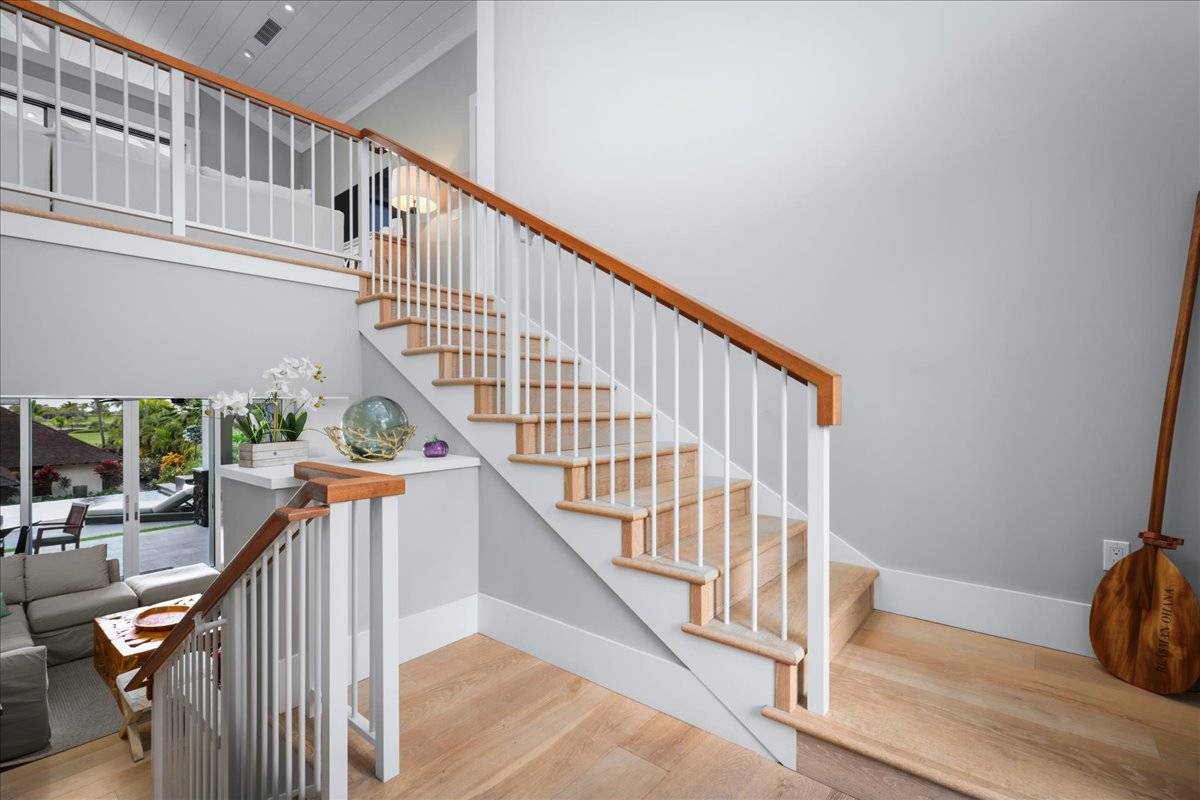 73-4846 MAIA LOOP 10