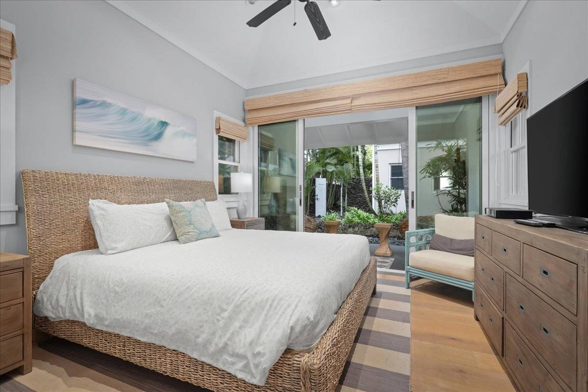 73-4846 MAIA LOOP 10