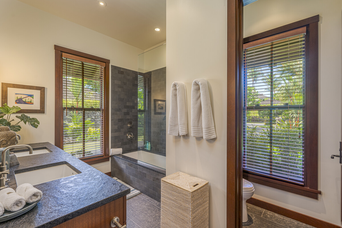 73-4833 MAIA LOOP 38