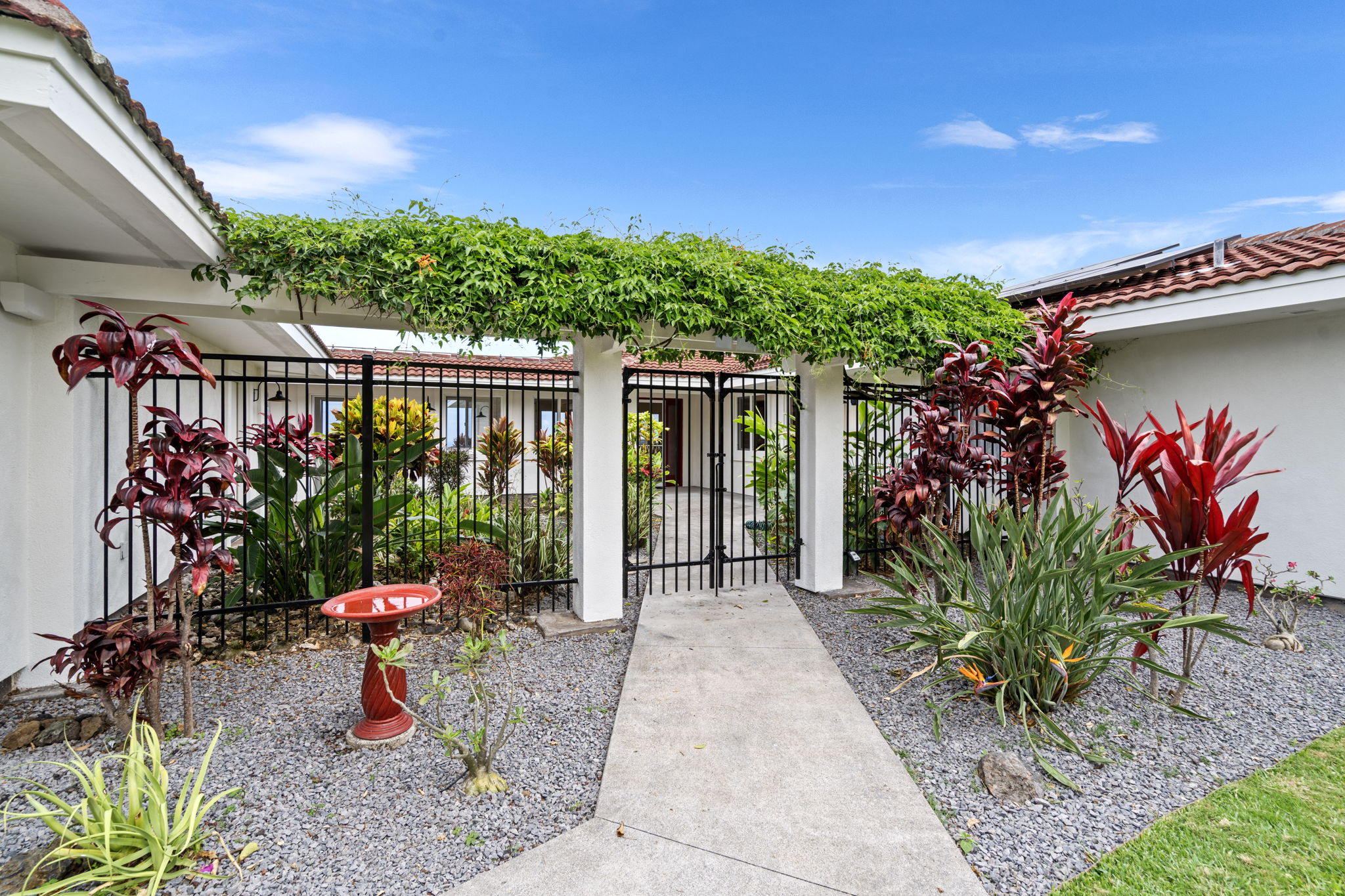 75-5614-G HIENALOLI RD