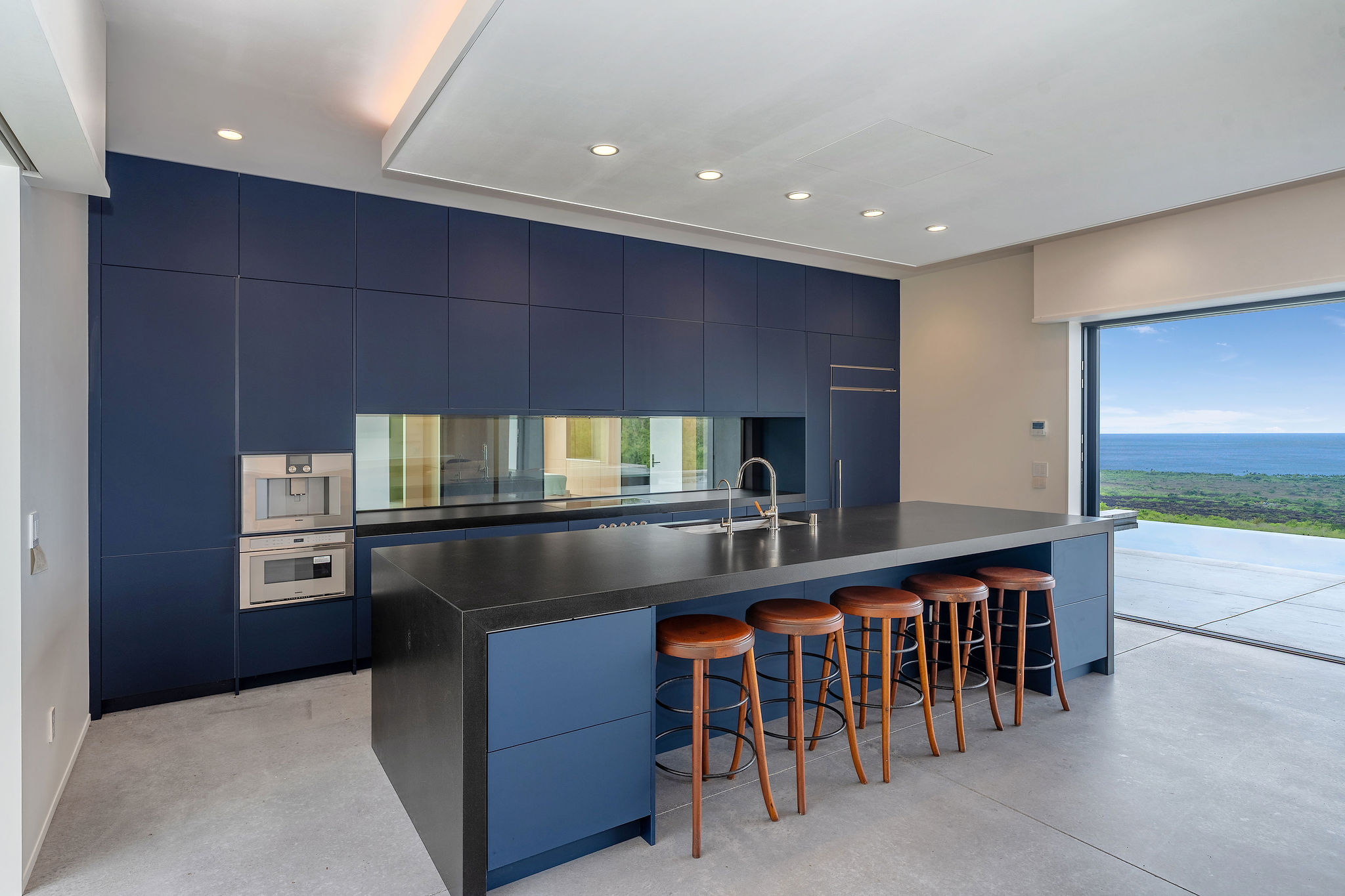 82-5879 OLD GOVERNMENT MAIN RD