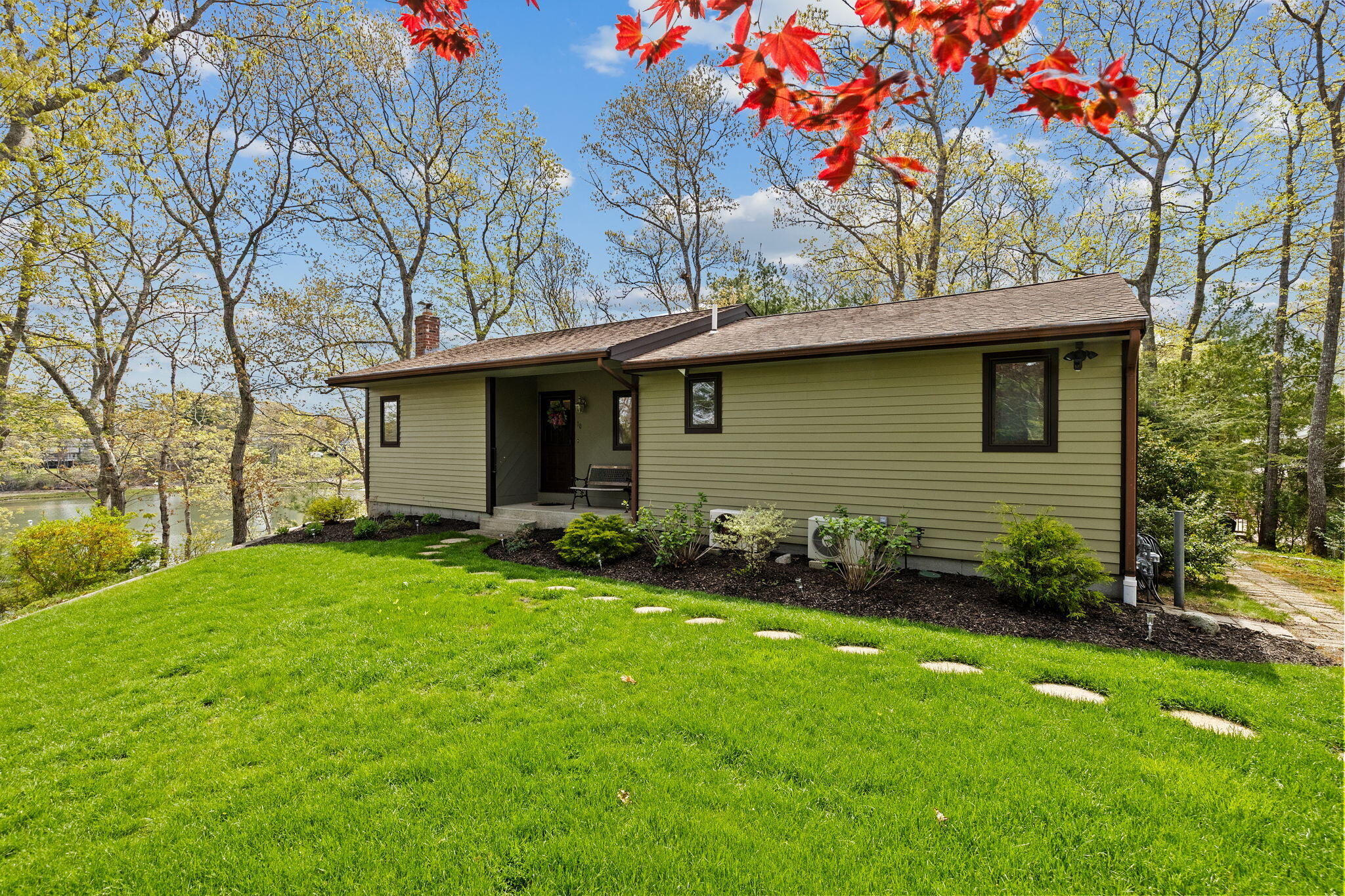 10 Quamhasset Road