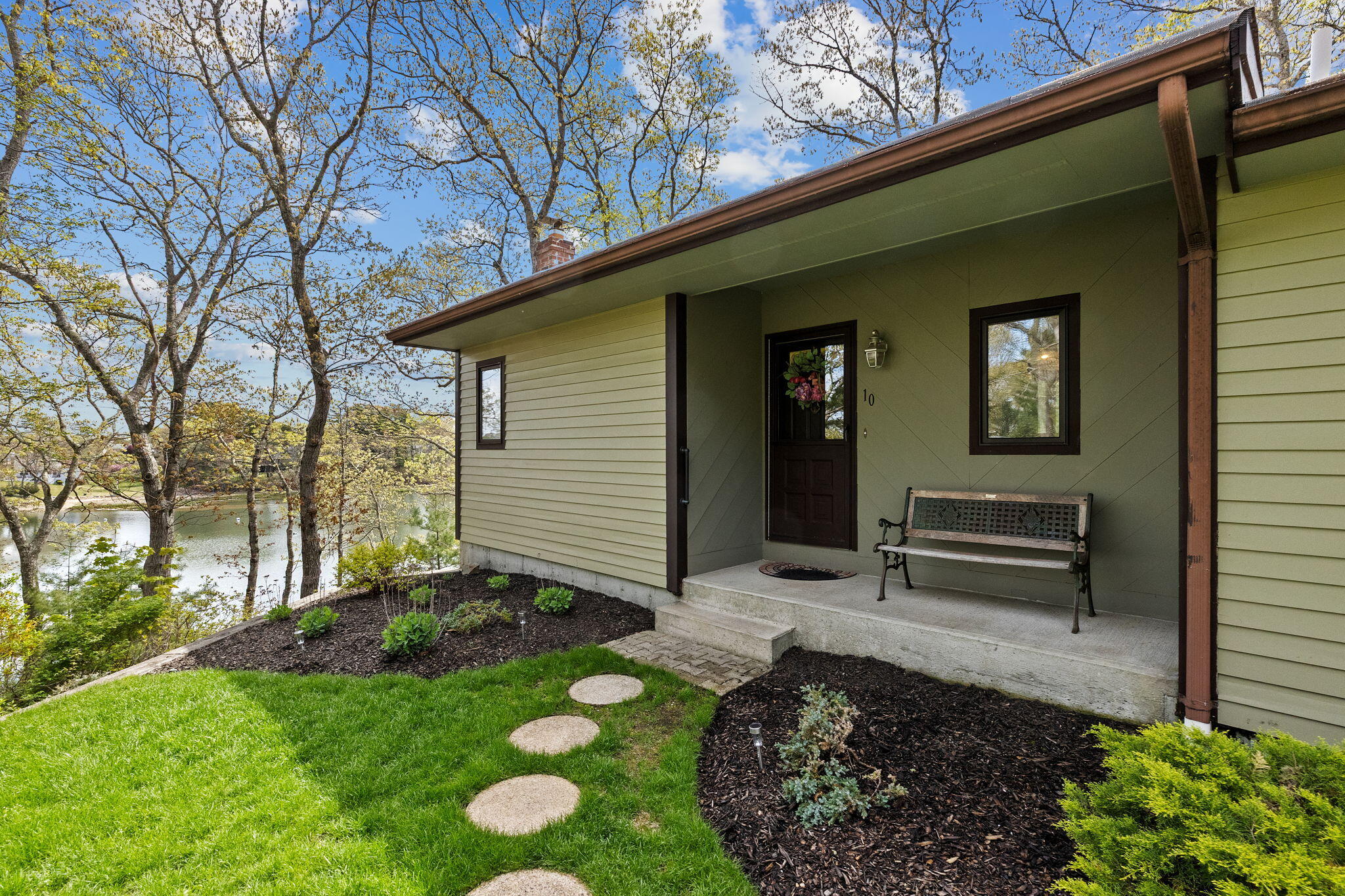 10 Quamhasset Road