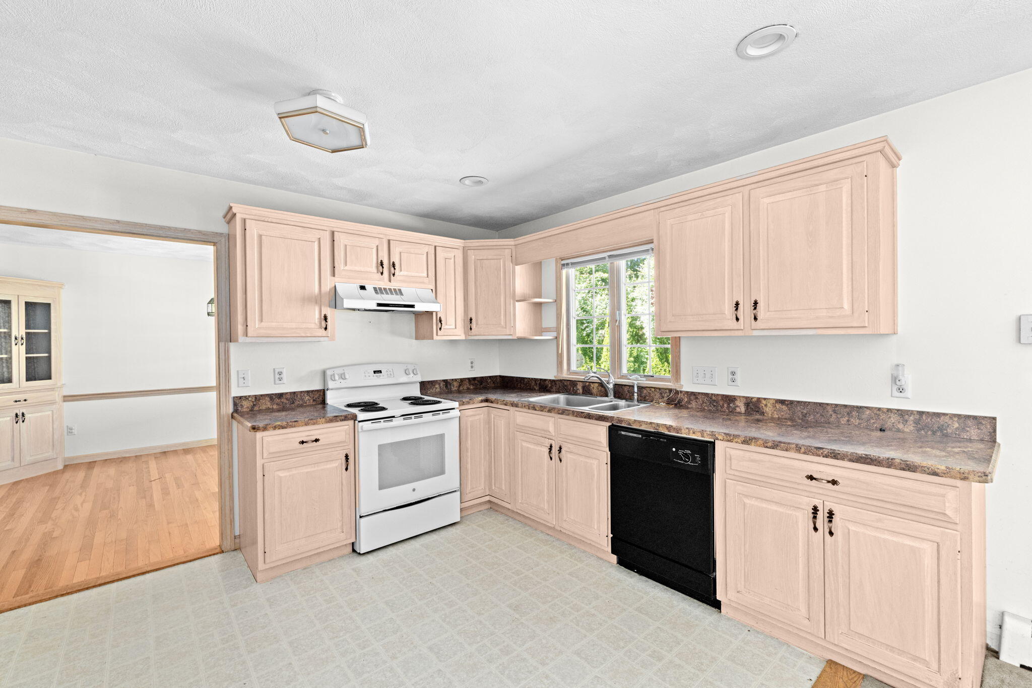 166 Carriage Lane