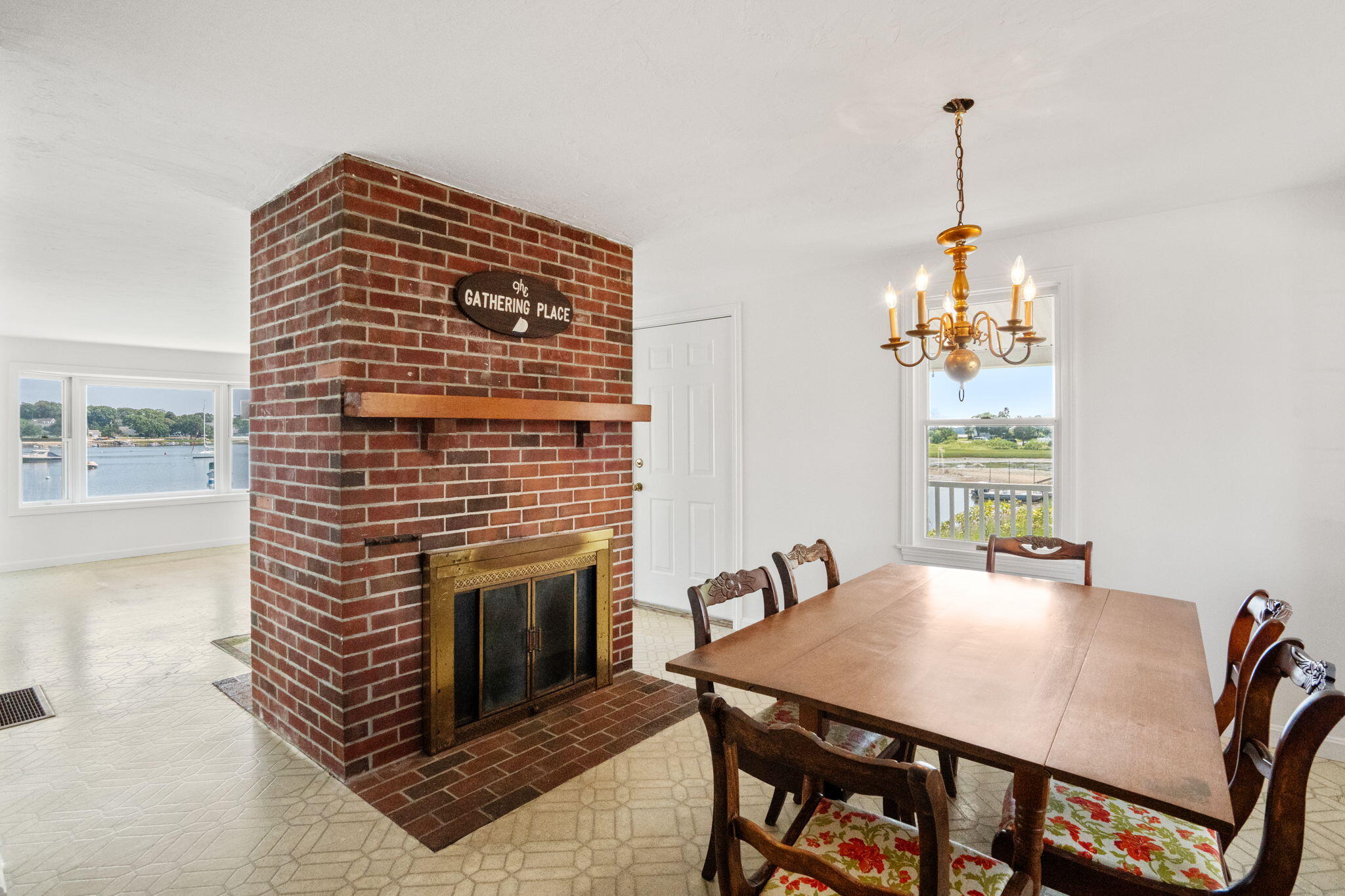 584 Circuit Avenue