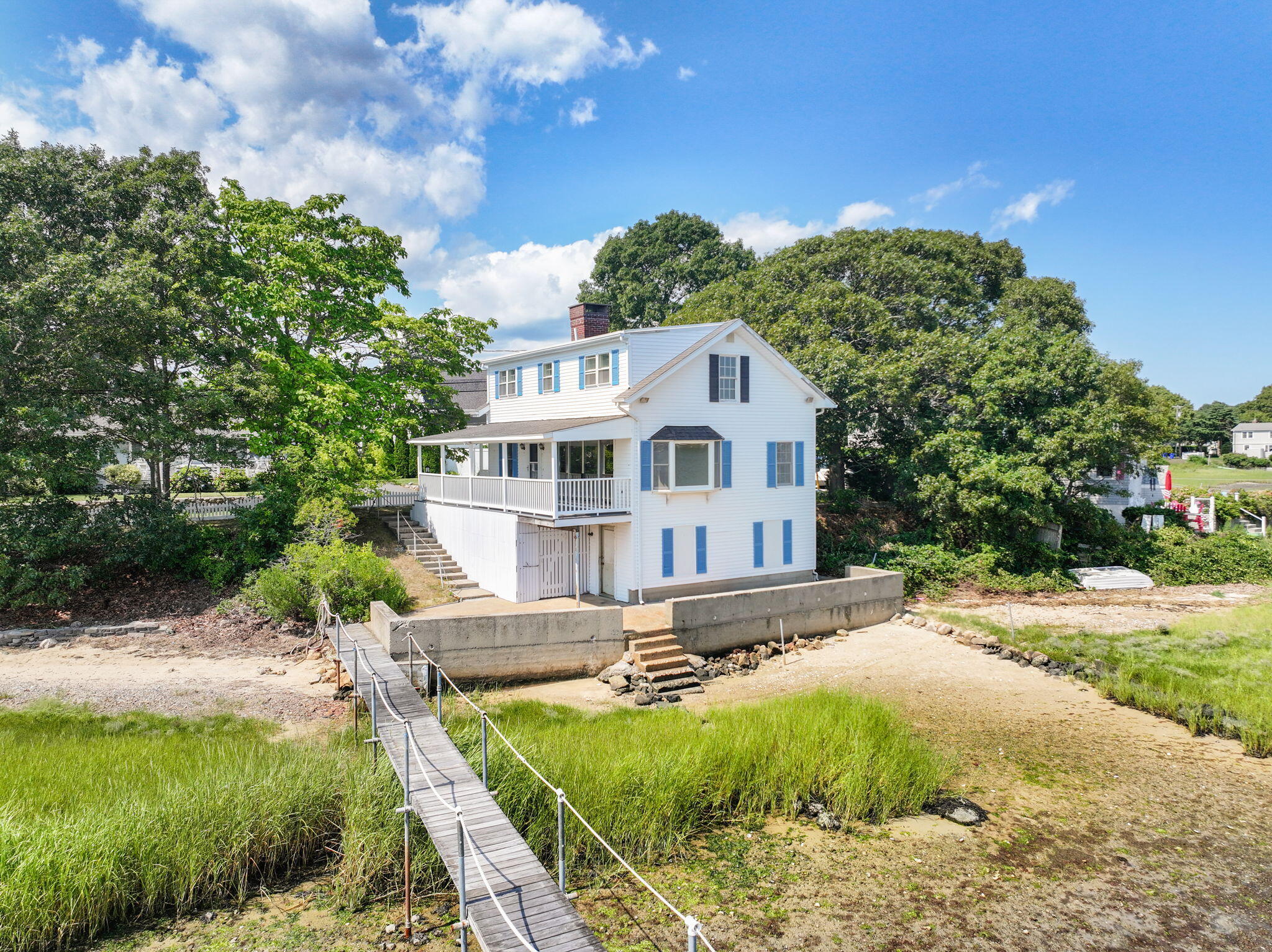 584 Circuit Avenue