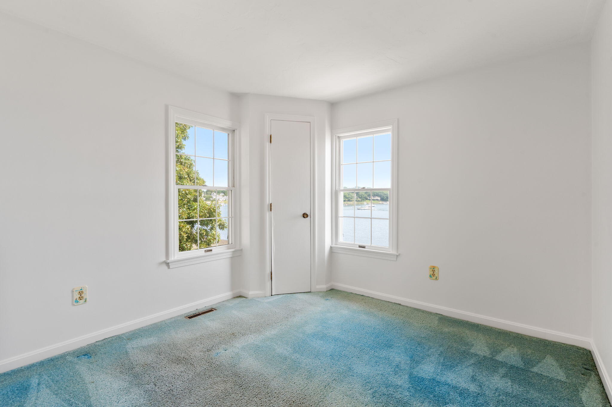 584 Circuit Avenue