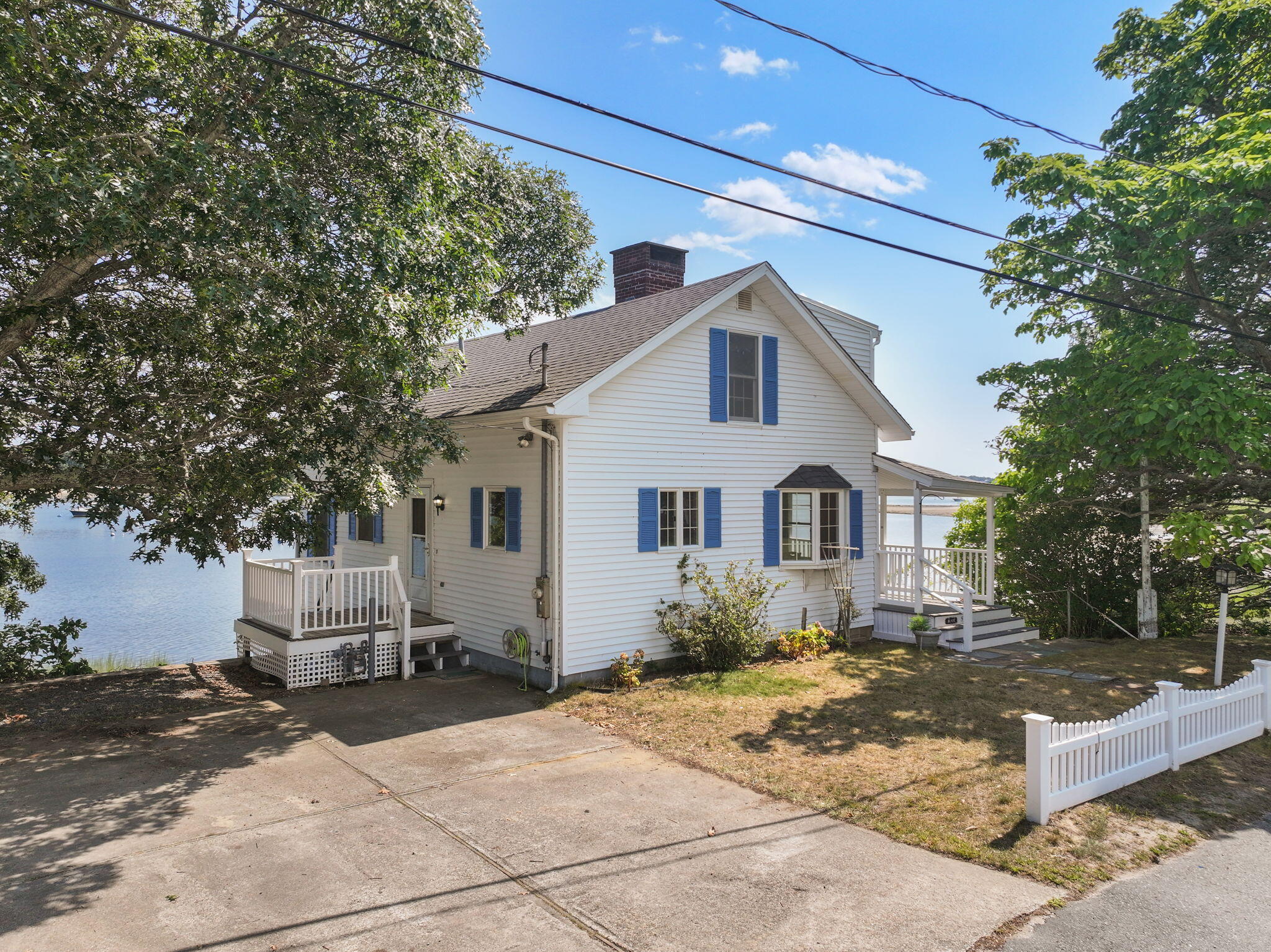 584 Circuit Avenue