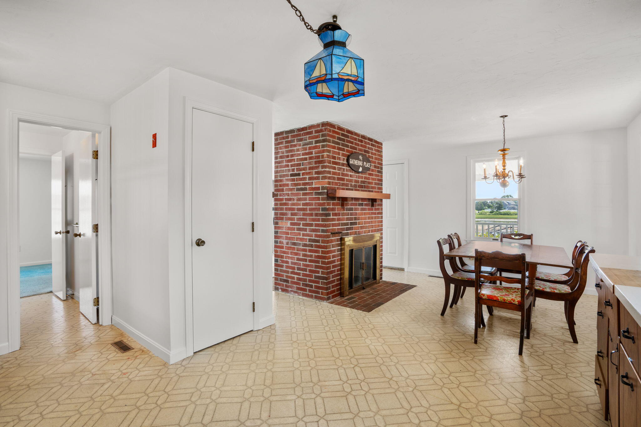 584 Circuit Avenue