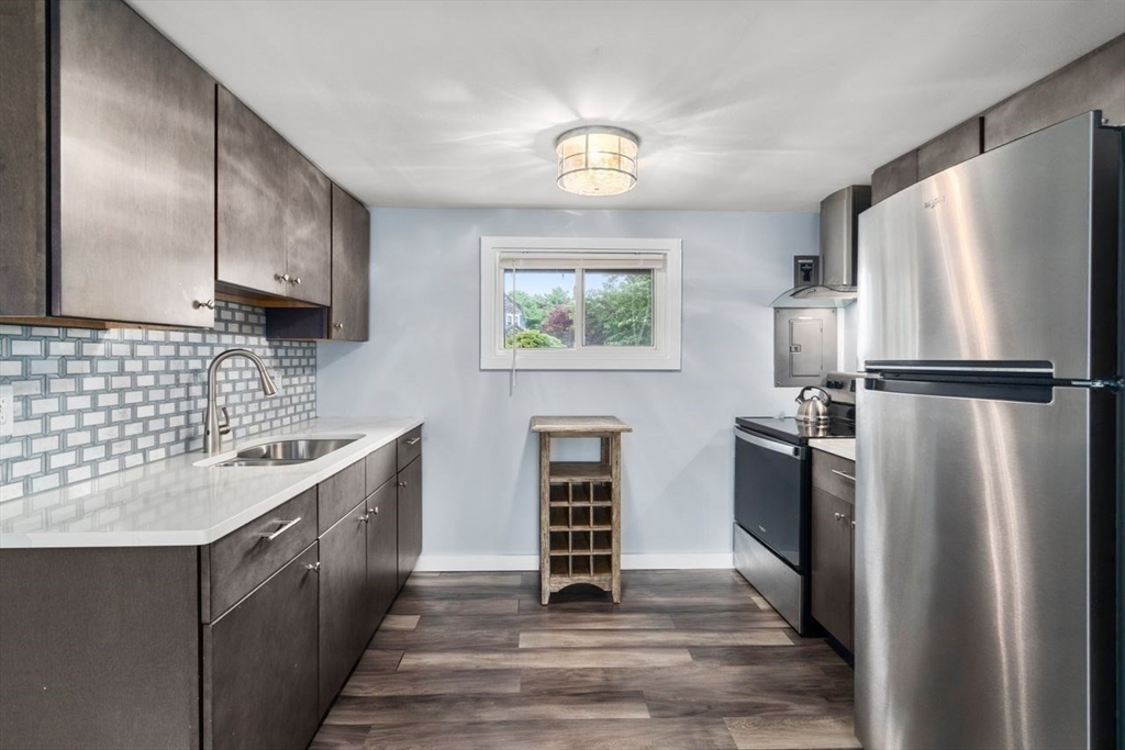 8 E. Wind Dr