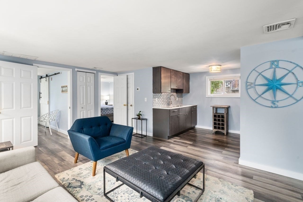 8 E. Wind Dr