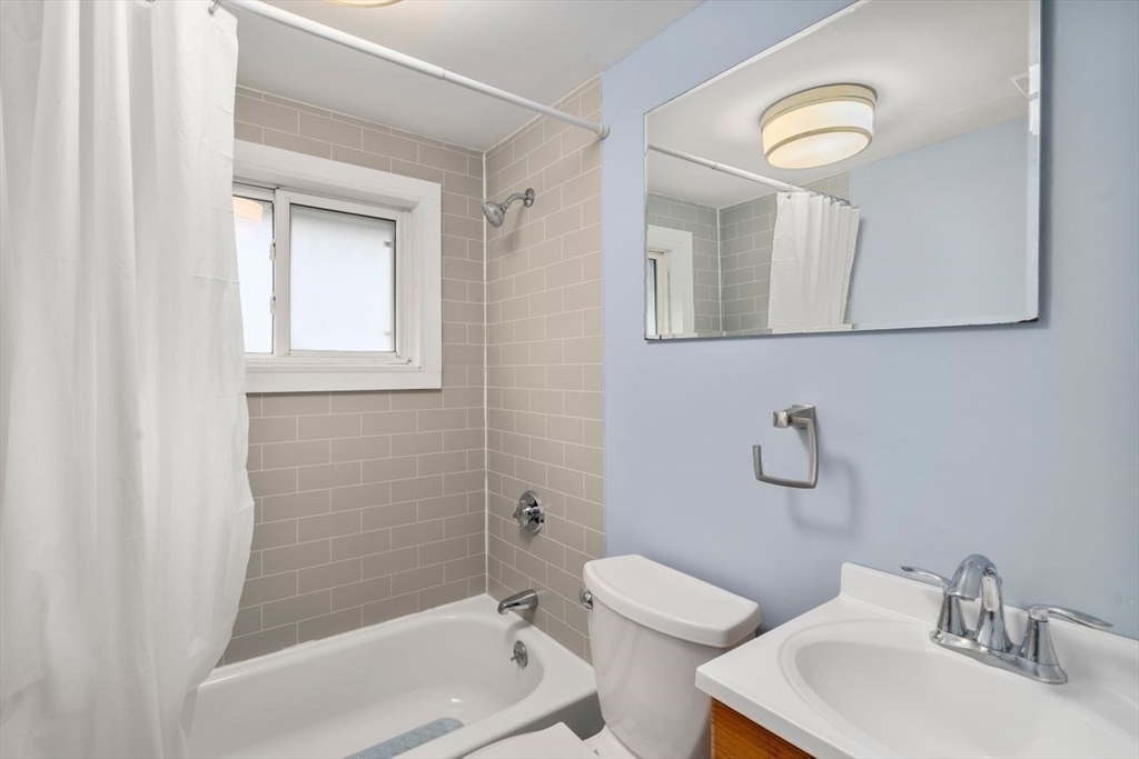 8 E. Wind Dr