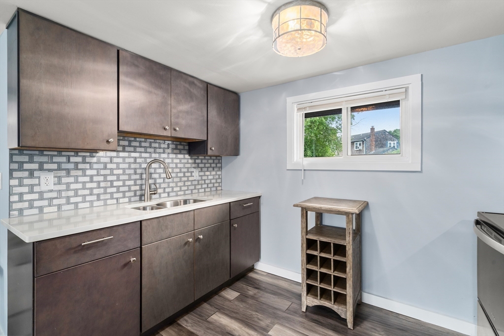 8 E. Wind Dr