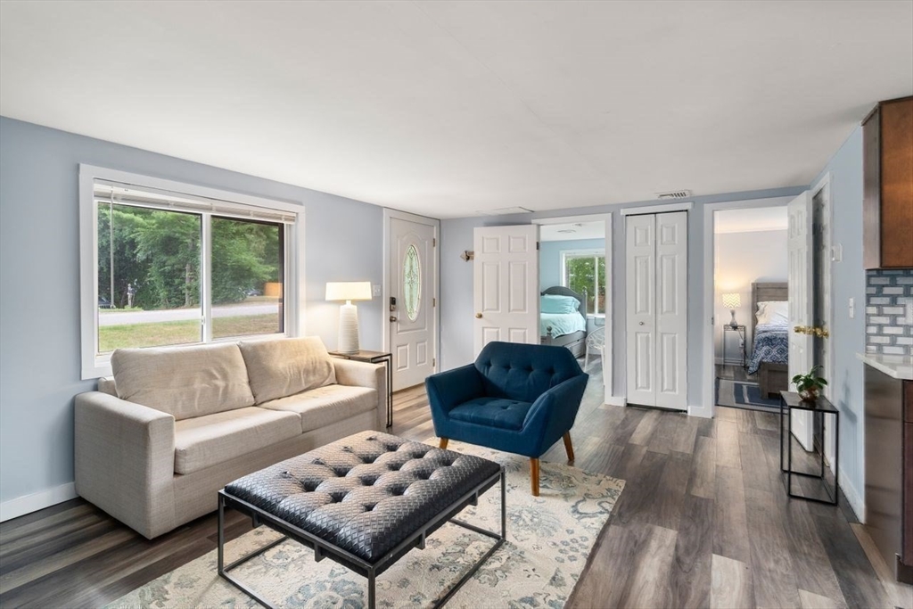 8 E. Wind Dr