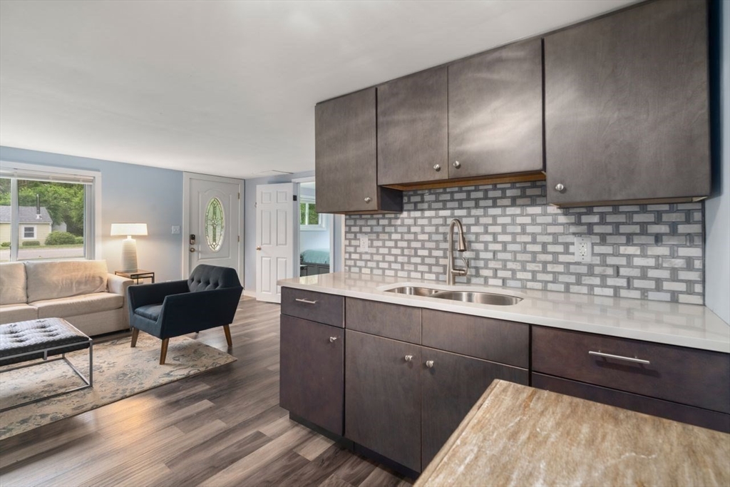 8 E. Wind Dr