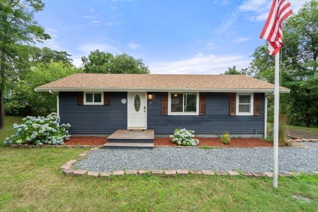 8 E. Wind Dr