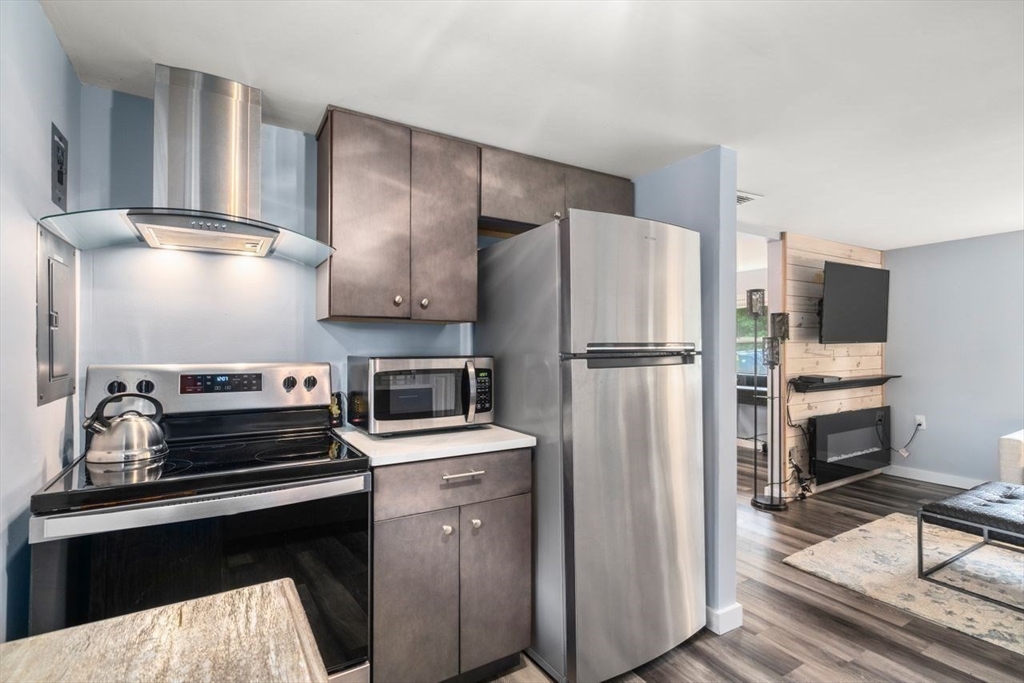 8 E. Wind Dr