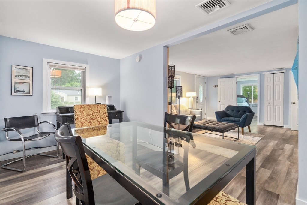 8 E. Wind Dr