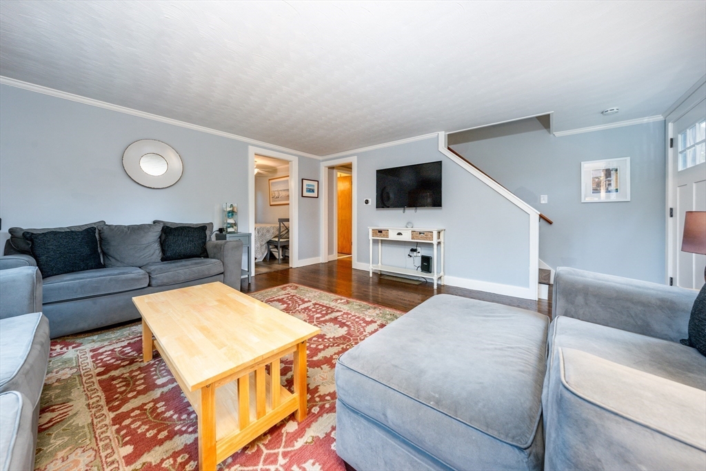 47 W Yarmouth Rd
