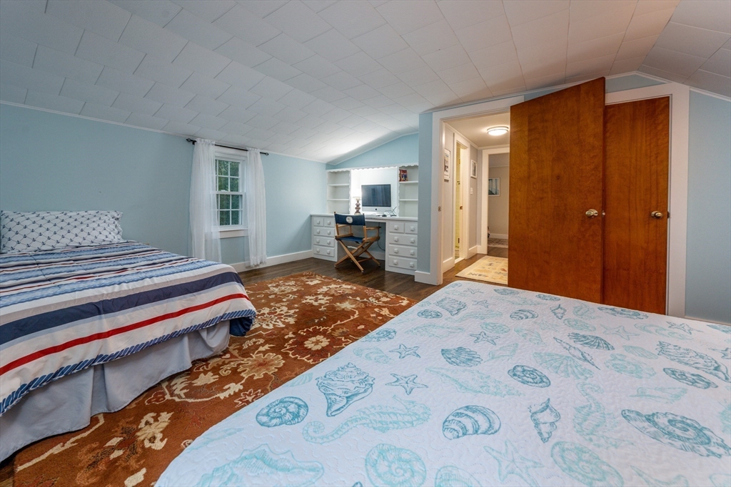 47 W Yarmouth Rd