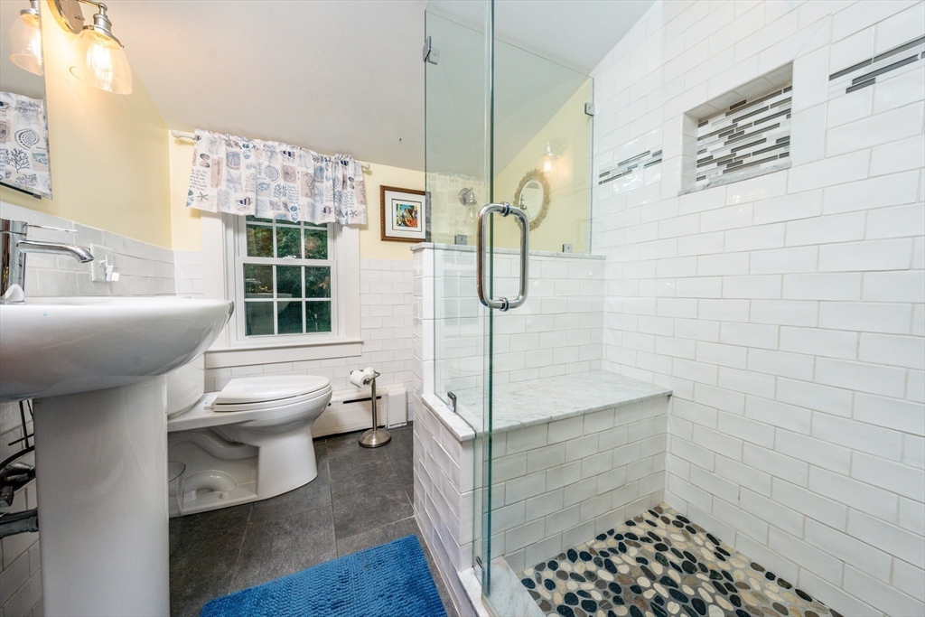 47 W Yarmouth Rd