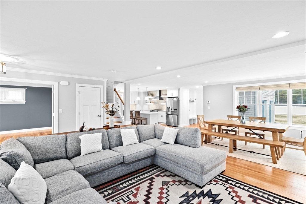 14 Karas Way