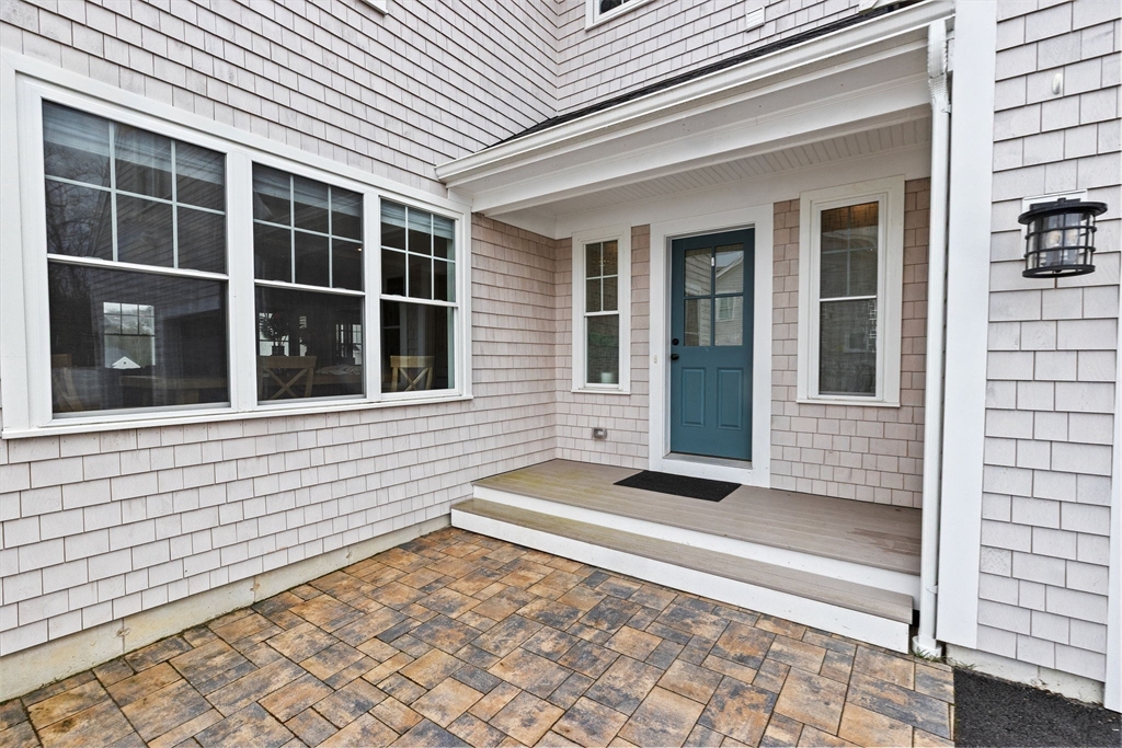 14 Karas Way