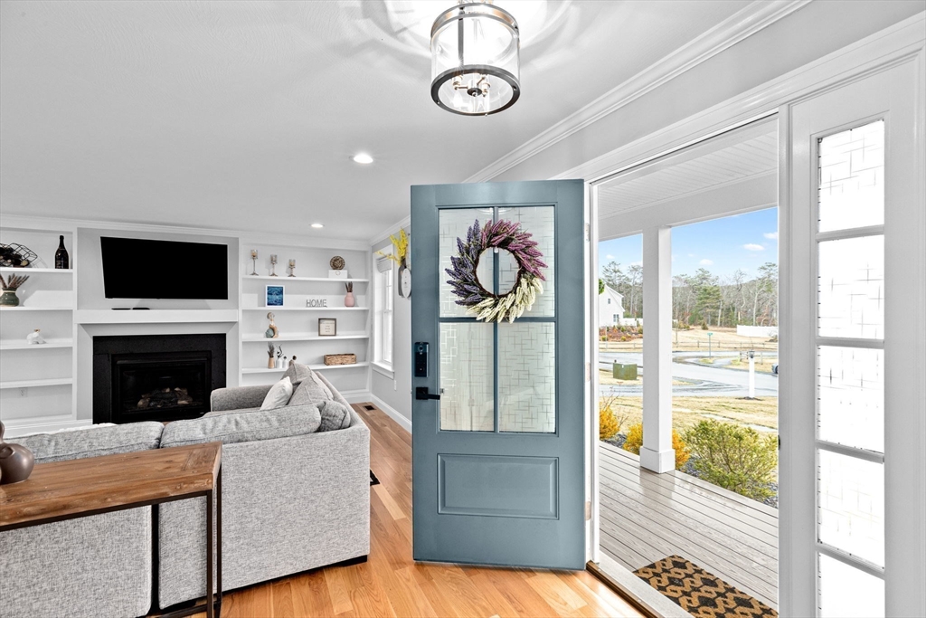 14 Karas Way