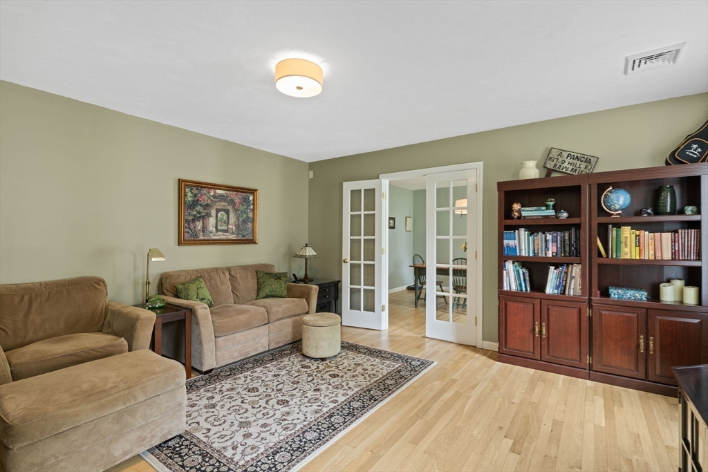 4 Canterbury Lane