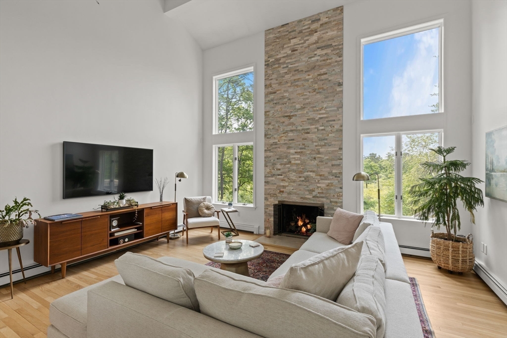4 Canterbury Lane