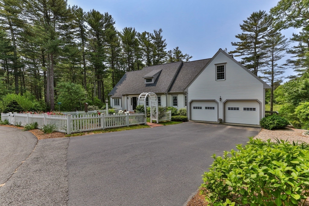 4 Canterbury Lane