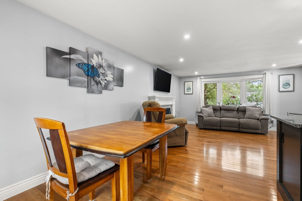 8 Santo St